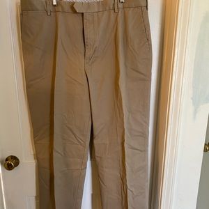 NWT men’s IZOD khakis 40x32